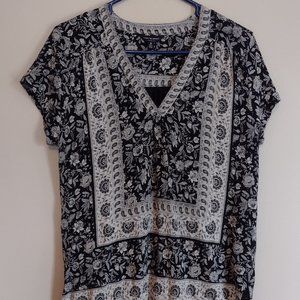 Lucky Brand short sleeve black/grey boho print top - Medium